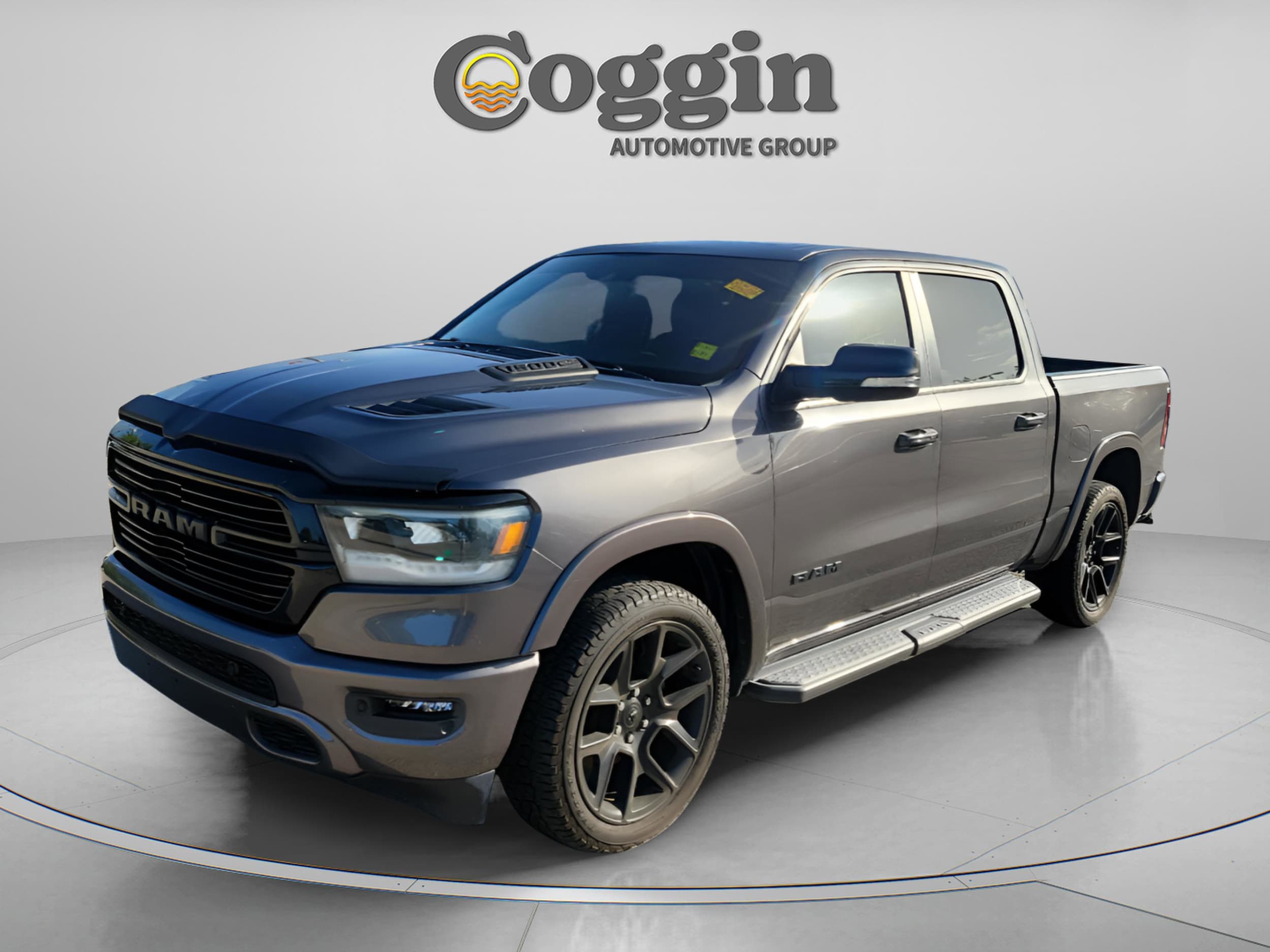 2022 RAM 1500 Laramie 4x4 Crew Cab 5'7's photo