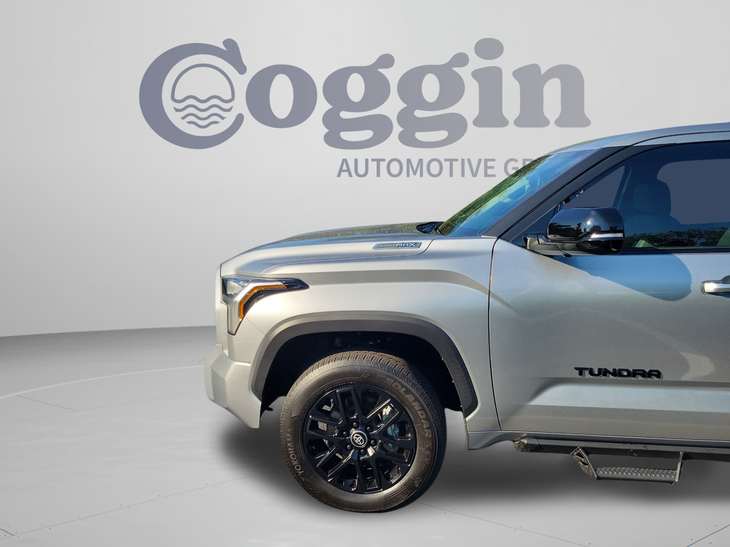 2025 Toyota Tundra Limited - Photo 32