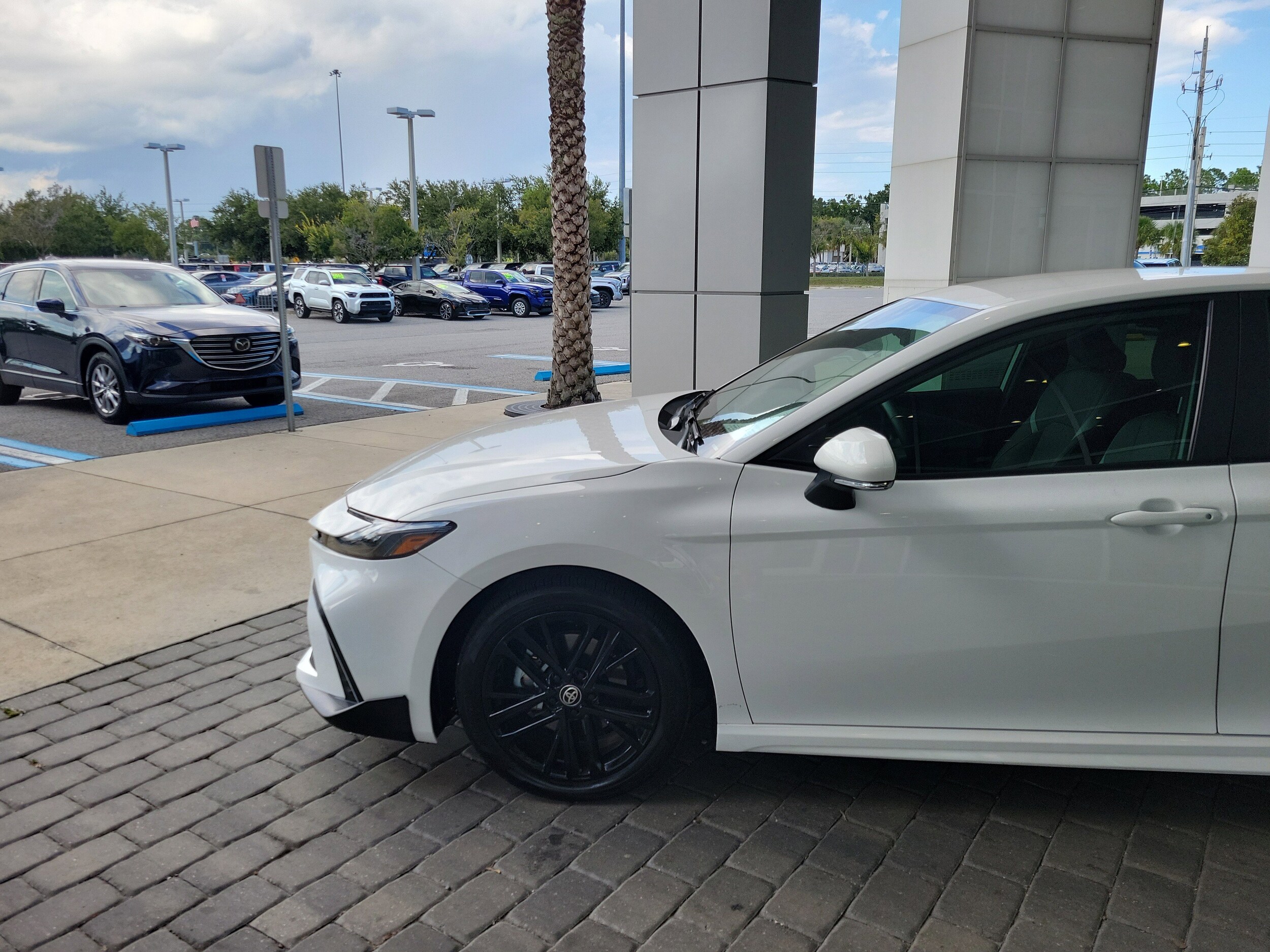 2025 Toyota Camry SE photo 2