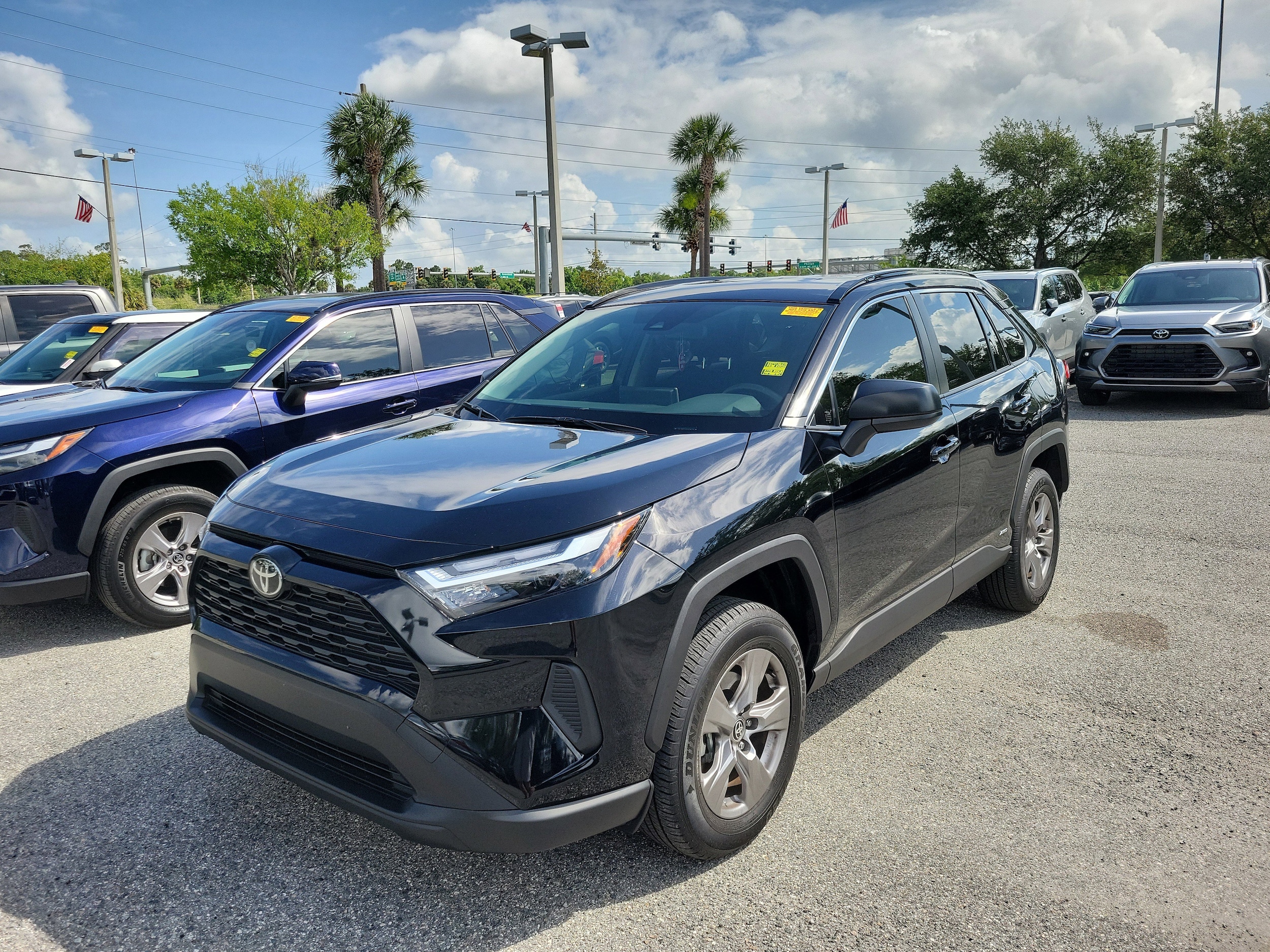 2025 Toyota RAV4 Hybrid LE AWD's photo