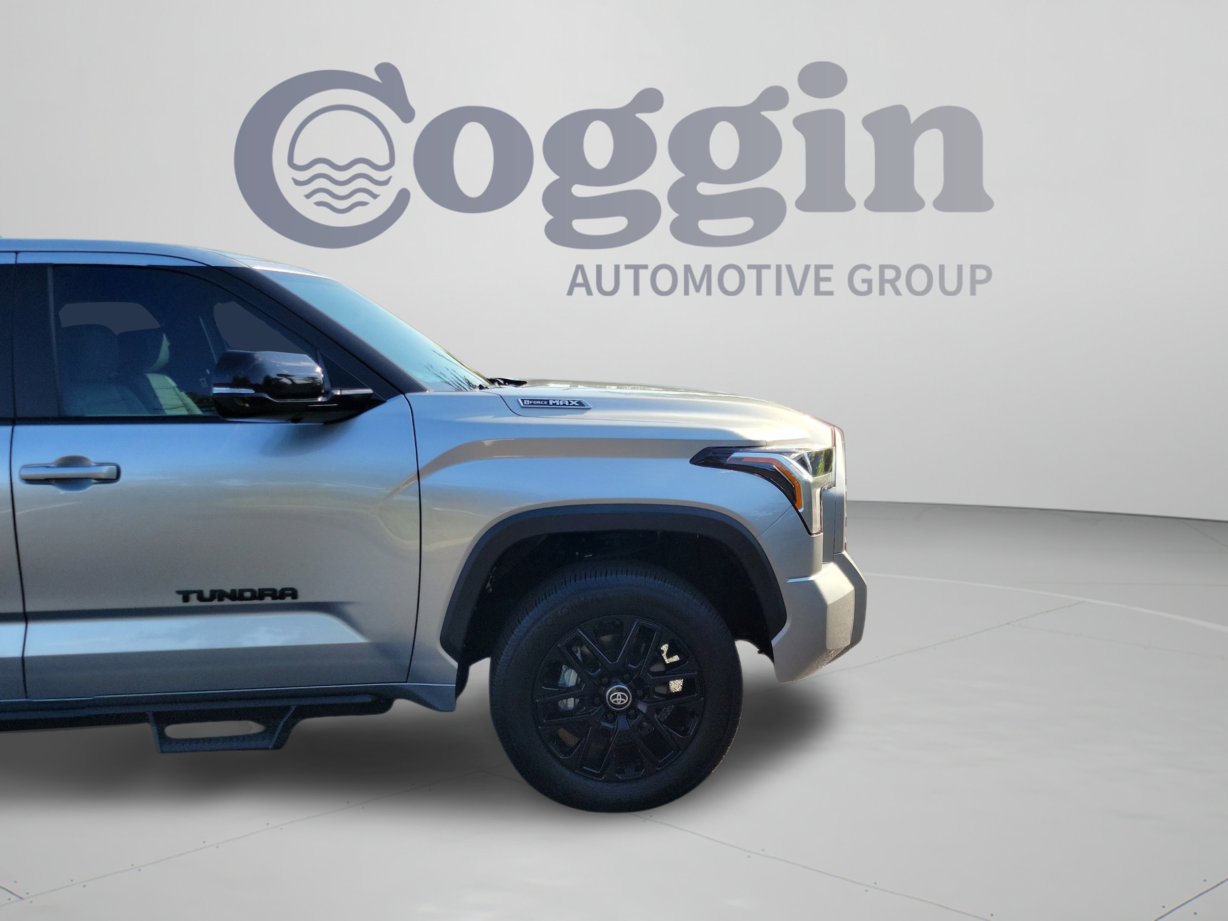 2025 Toyota Tundra Limited - Photo 35