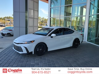 2025 Toyota Camry SE Sedan