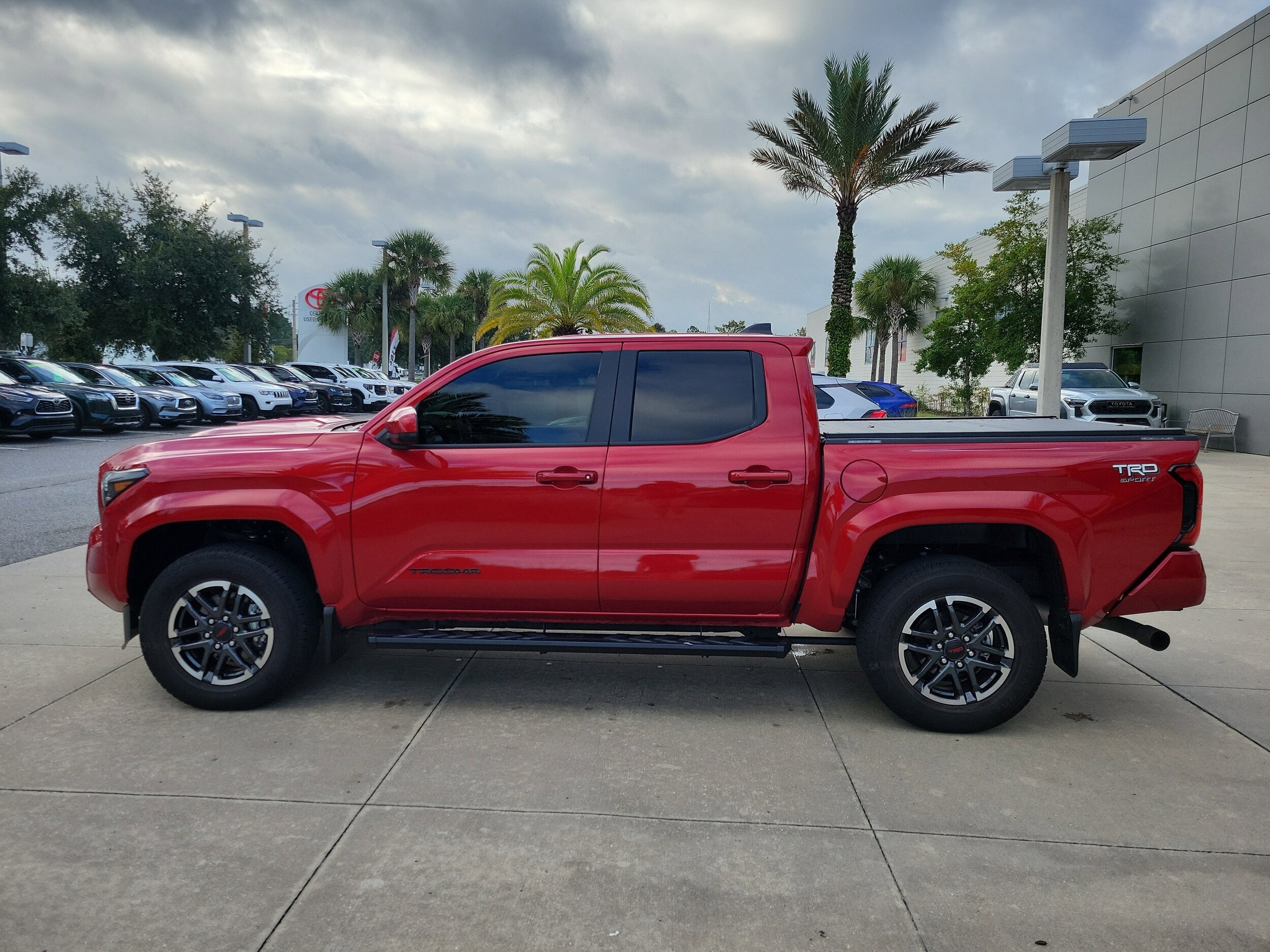 2025 Toyota Tacoma Double Cab 4x4 photo 3