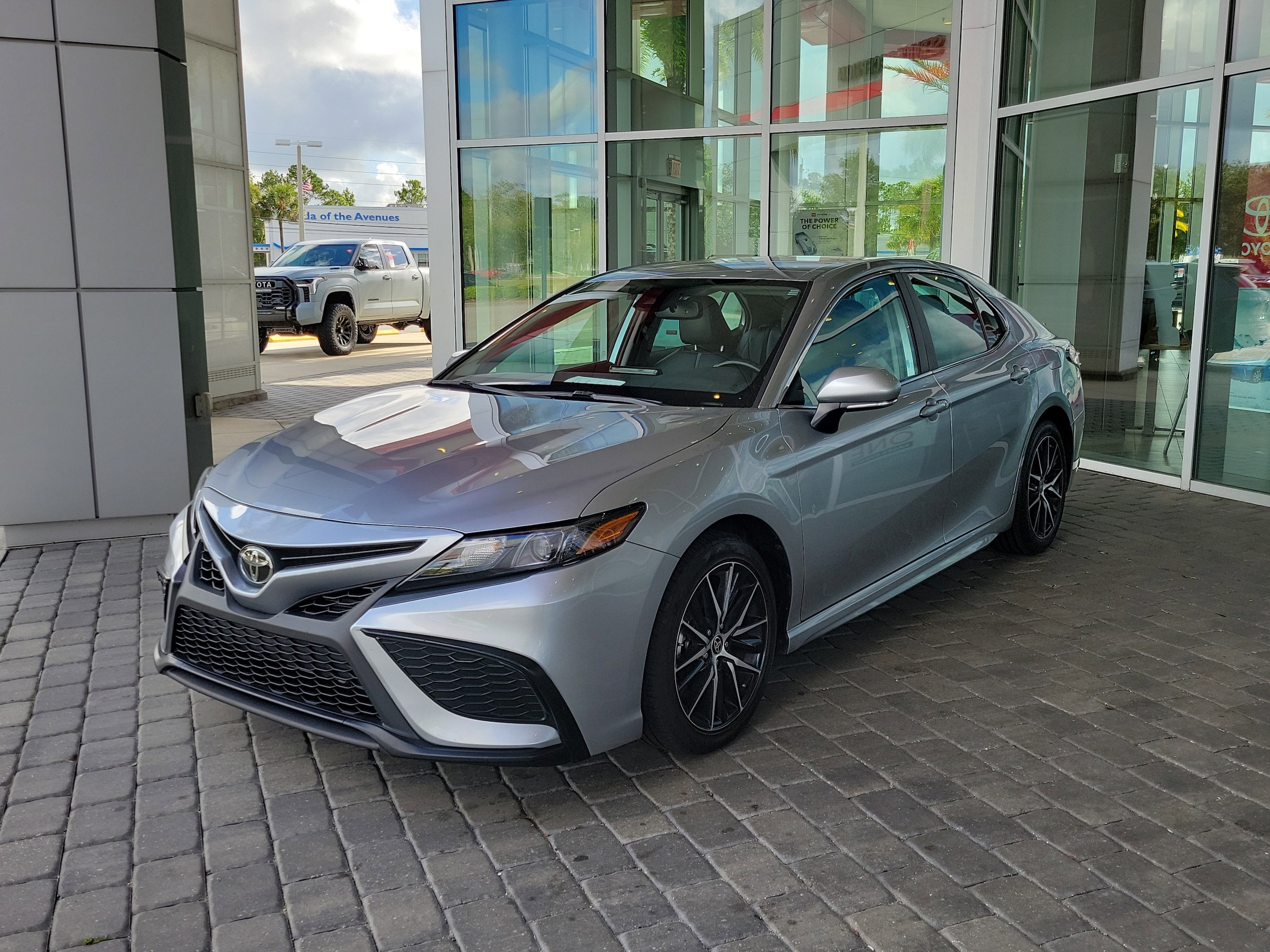 2024 Toyota Camry LE photo 4