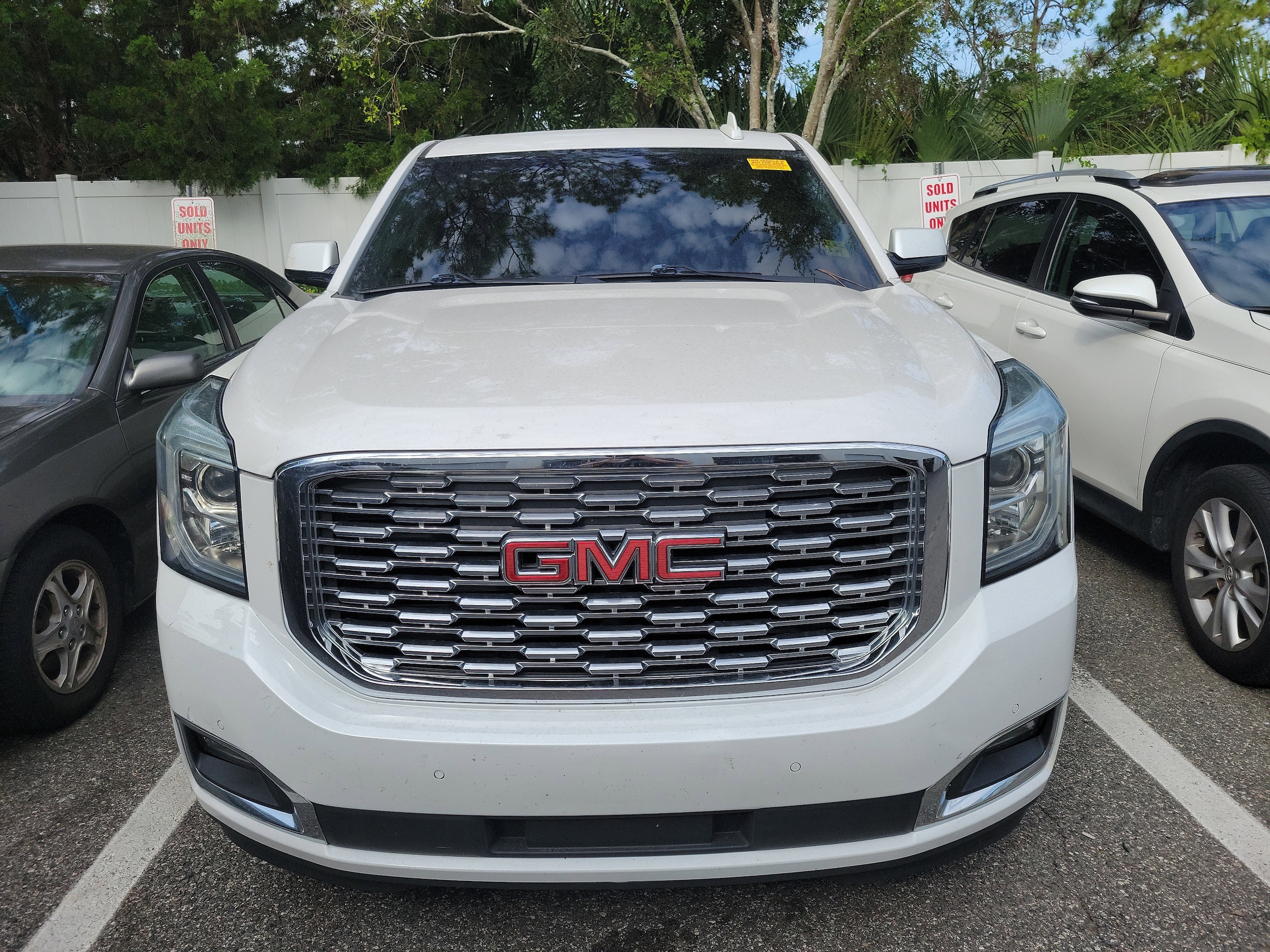 Used 2019 GMC Yukon Denali with VIN 1GKS1CKJ7KR355389 for sale in Jacksonville, FL