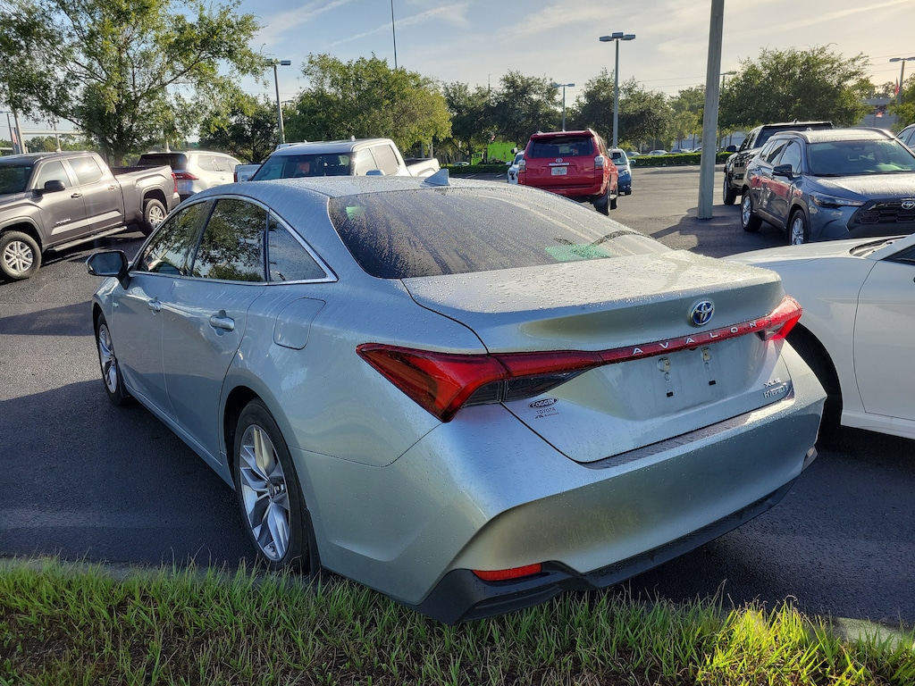 Used 2021 Toyota Avalon Hybrid XLE Sedan