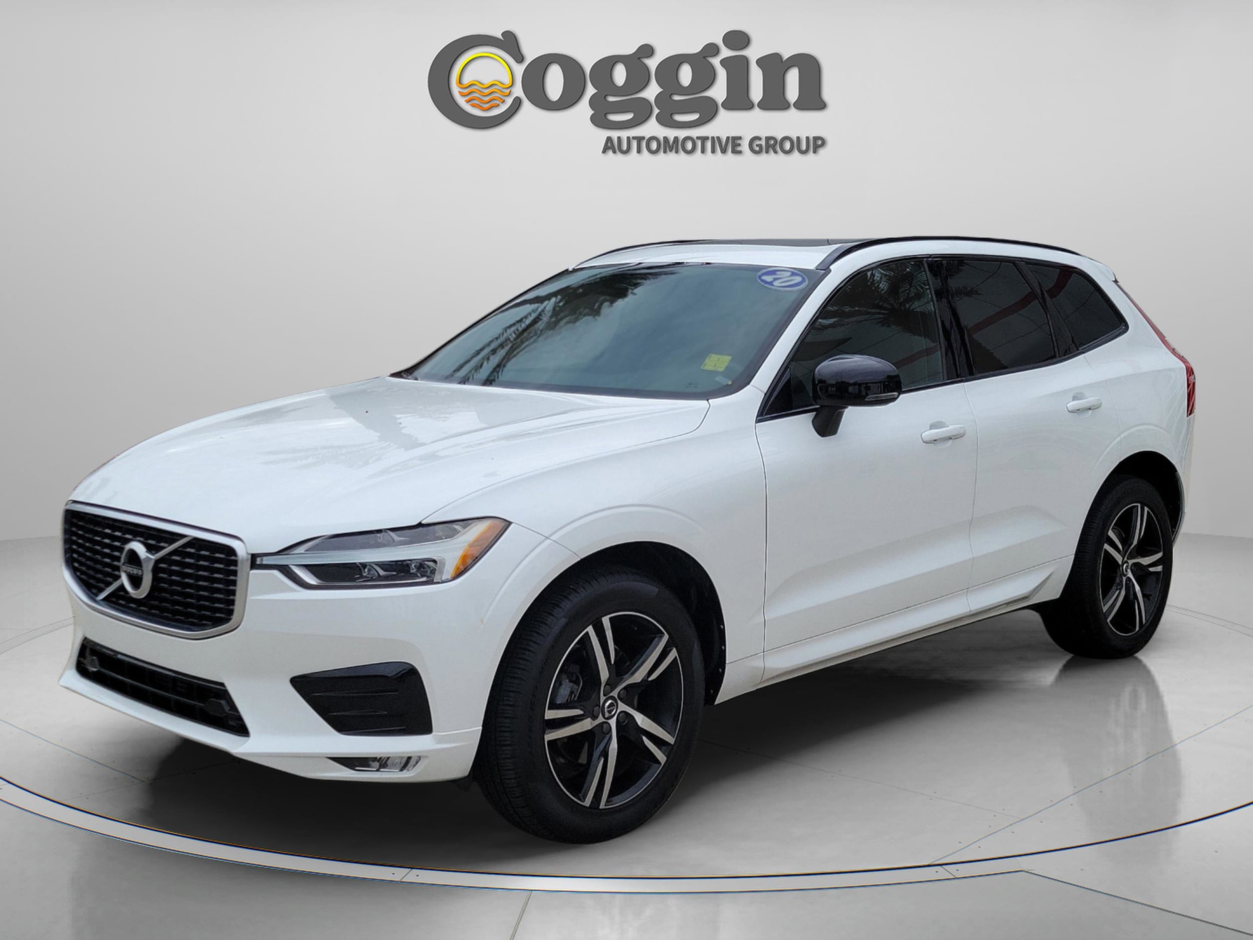2020 Volvo XC60 R-Design's photo