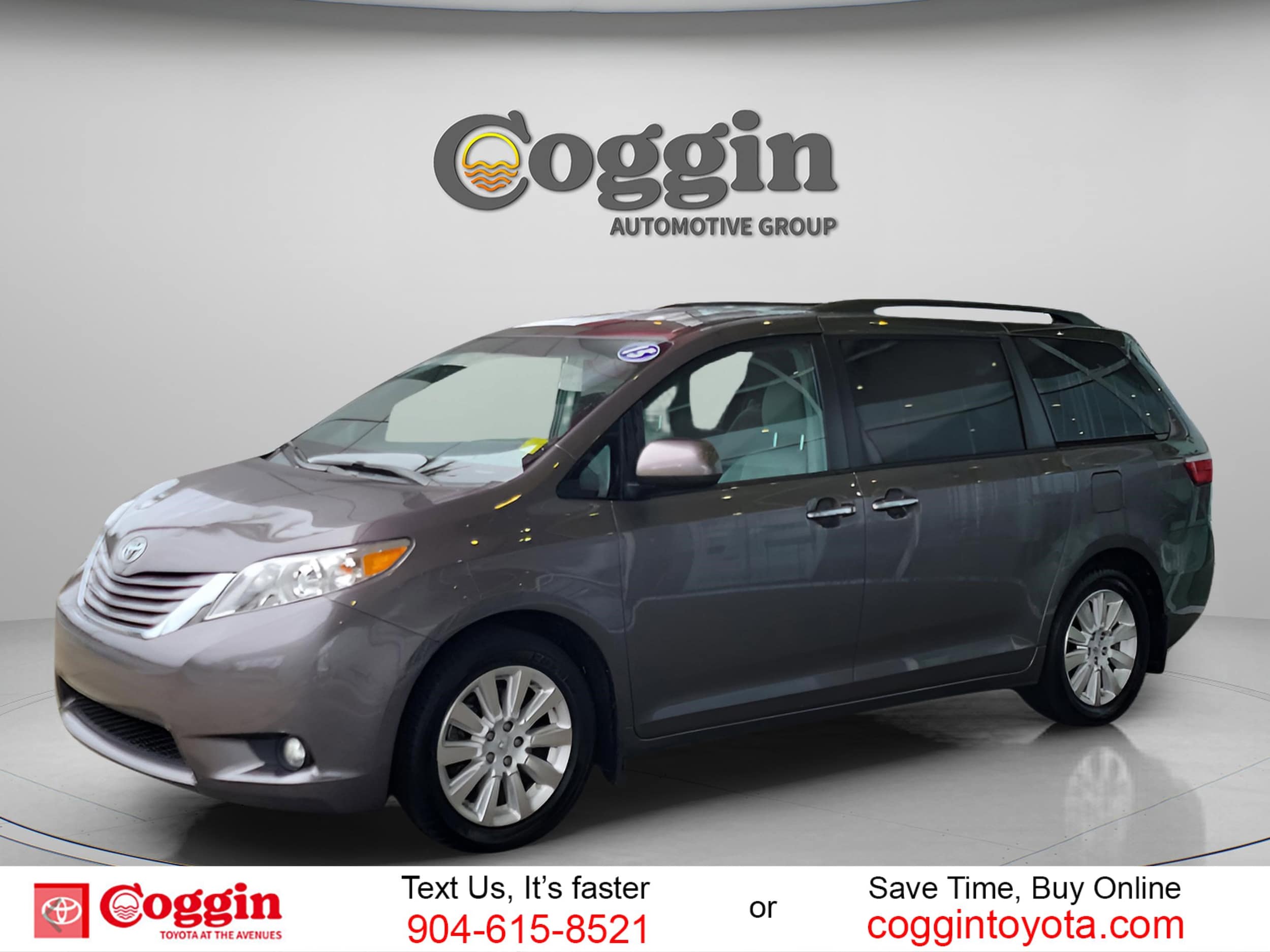 2015 Toyota Sienna XLE's photo