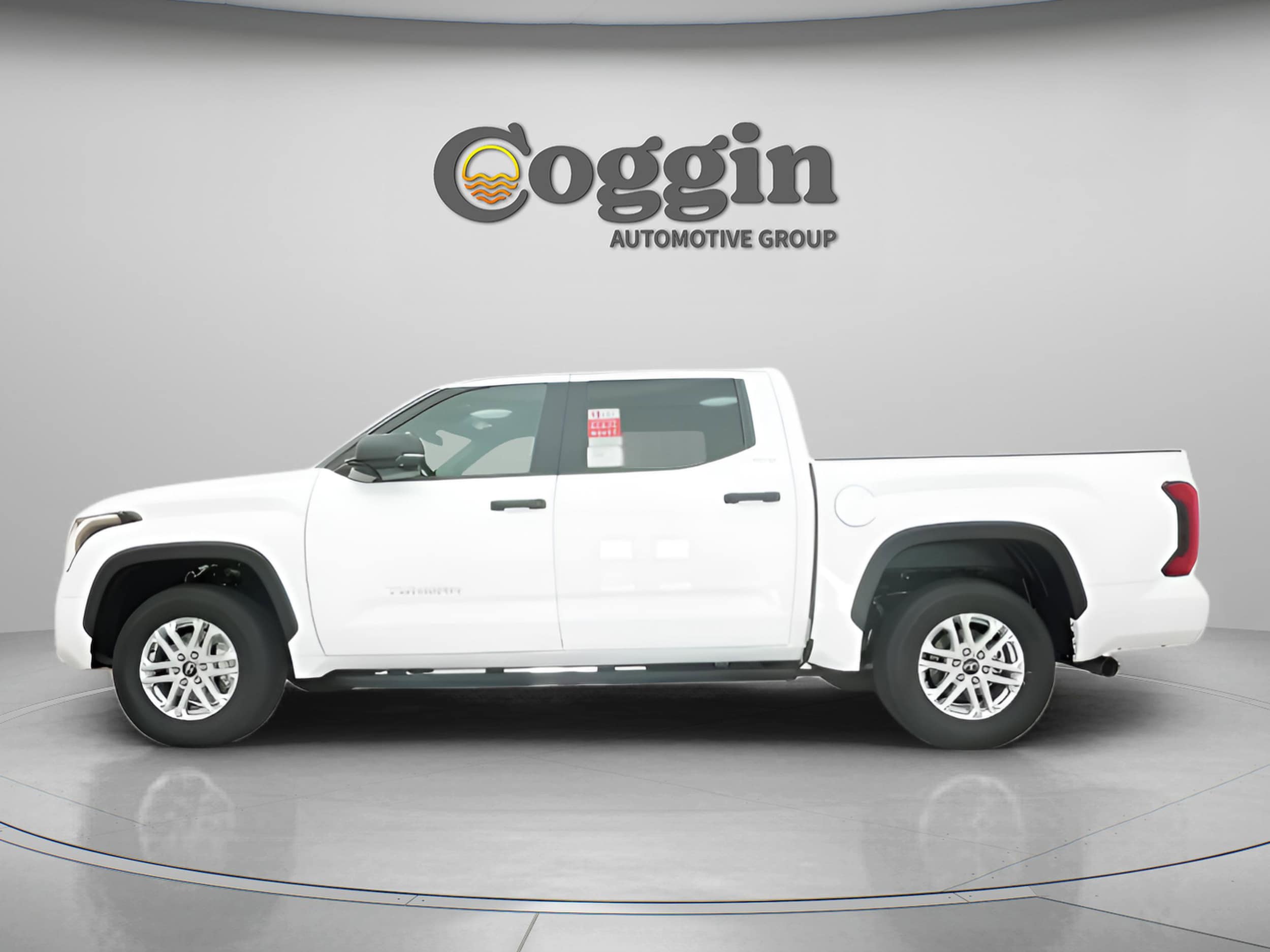 2026 Toyota Tundra SR5 - Photo 7