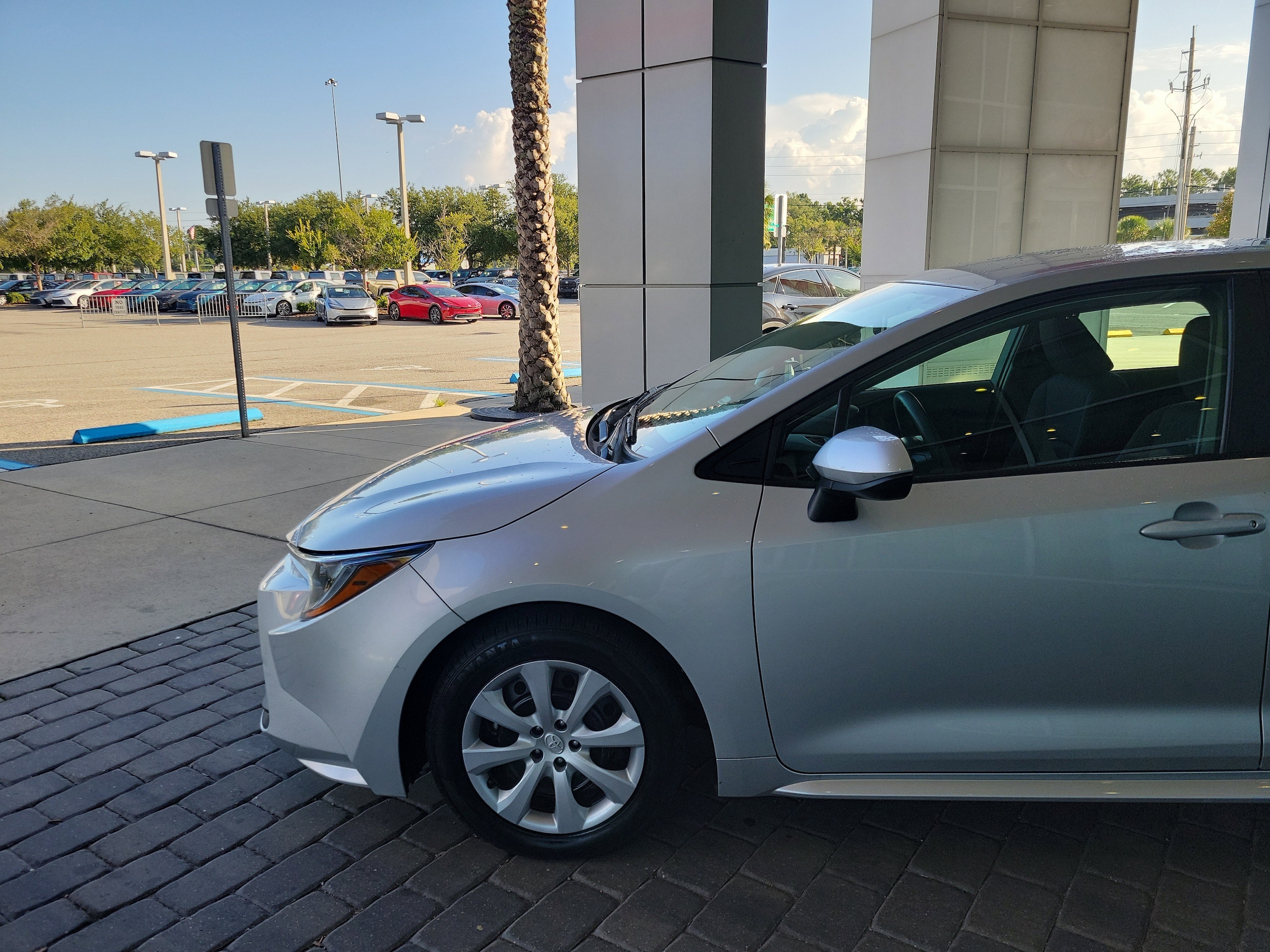 Used 2023 Toyota Corolla LE with VIN 5YFB4MDE8PP065673 for sale in Northfield, Minnesota