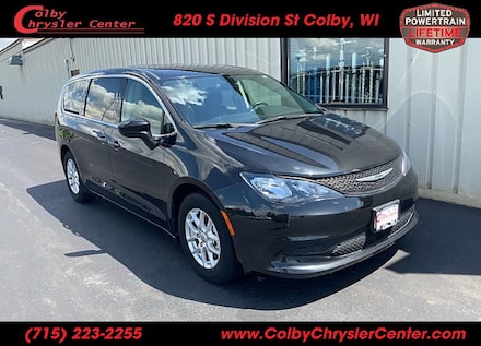 2022 Chrysler Voyager LX Minivan