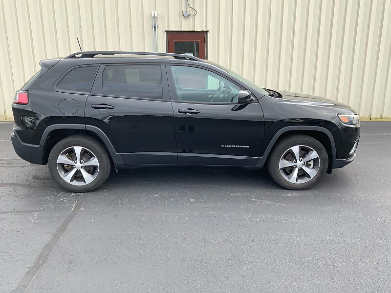 2022 Jeep Cherokee Limited photo 3