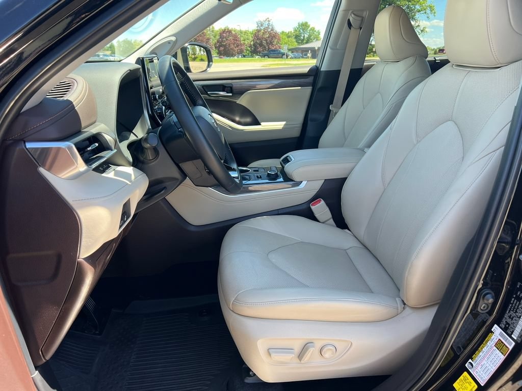 Used 2022 Toyota Highlander Limited