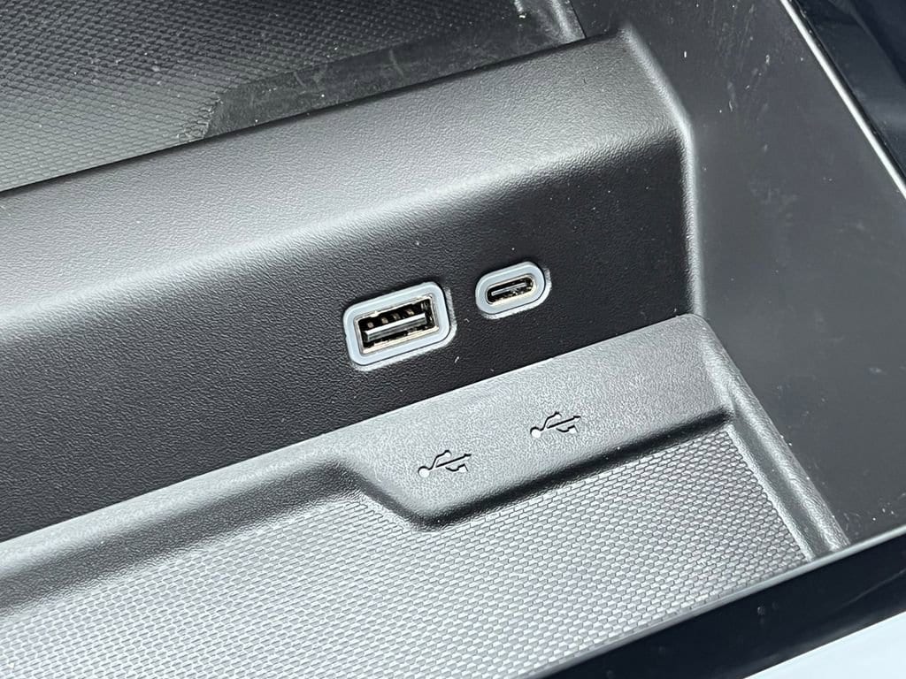 2025 Chevrolet Suburban Premier - Photo 33