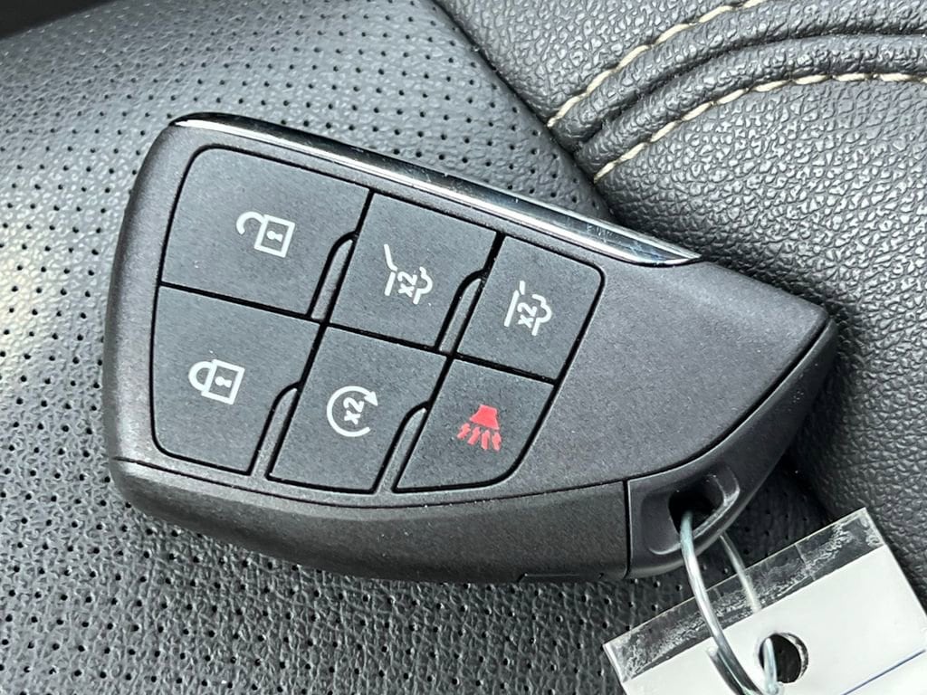 2025 Chevrolet Suburban Premier - Photo 38