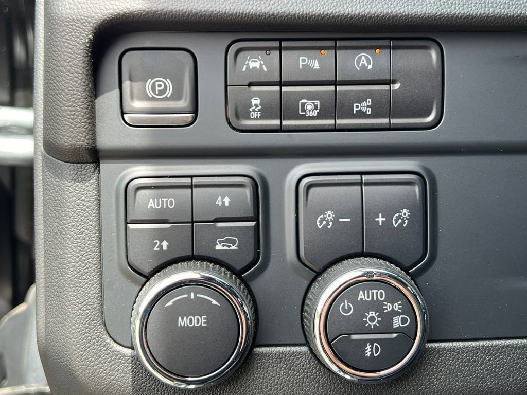 2025 Chevrolet Suburban Premier - Photo 22