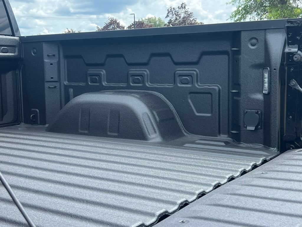 2026 GMC Sierra 1500 AT4X - Photo 10