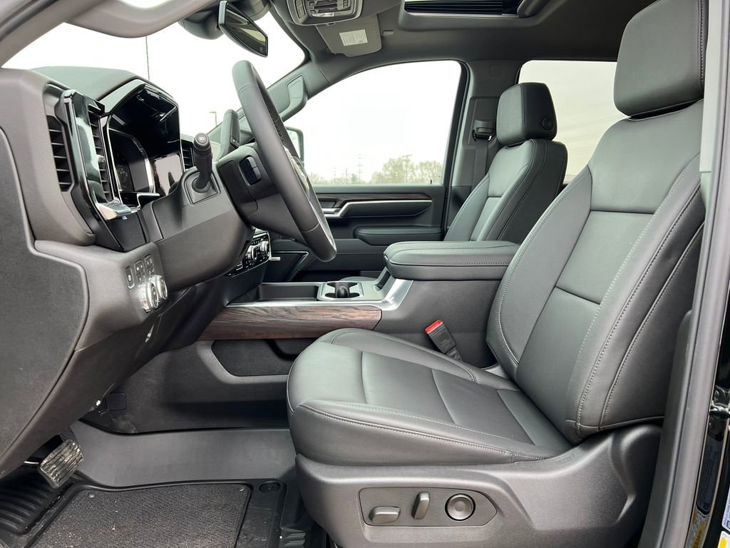 2026 GMC Sierra 2500HD SLT - Photo 4