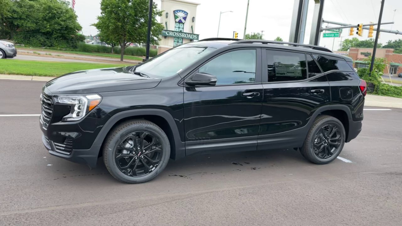 2022 Gmc Terrain SLE photo 3