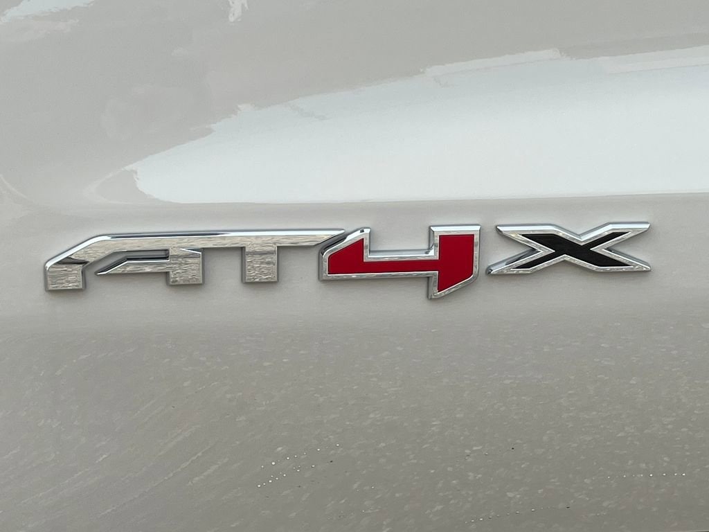 2026 GMC Sierra 1500 AT4X - Photo 17