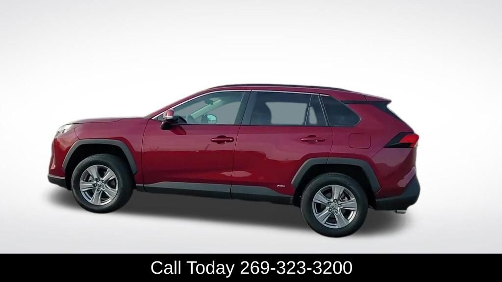 2023 Toyota RAV4 Hybrid XLE photo 2