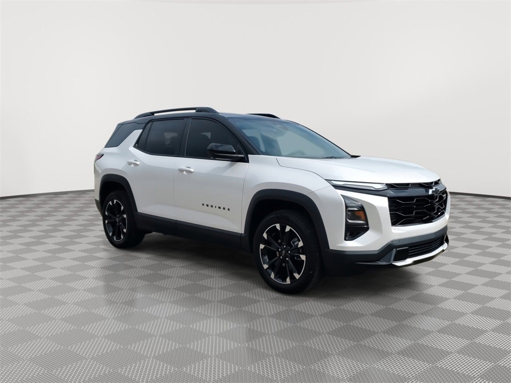 2025 Chevrolet Equinox RS photo 2
