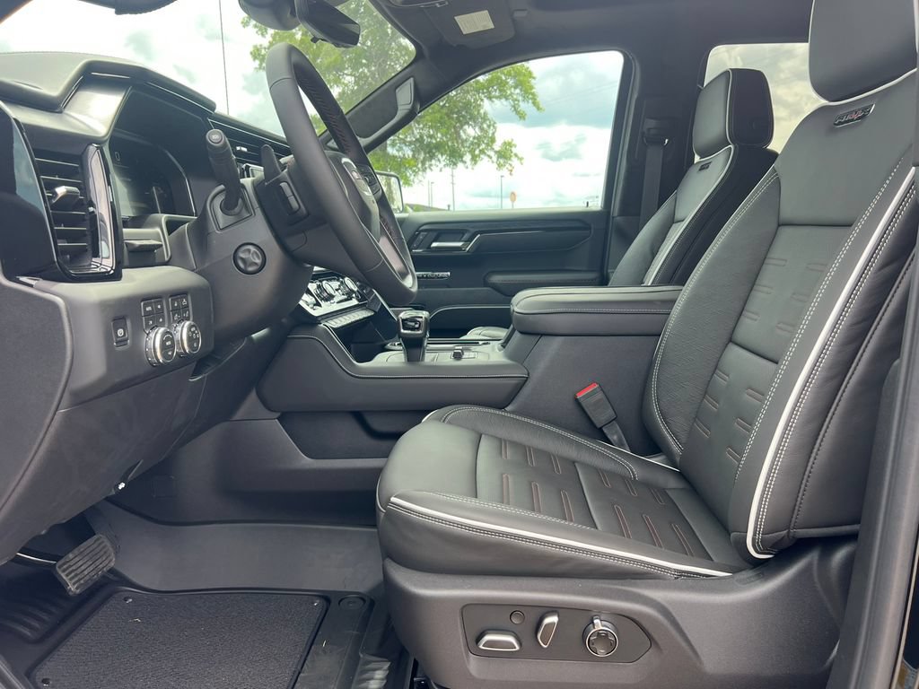 2026 GMC Sierra 1500 AT4X - Photo 4