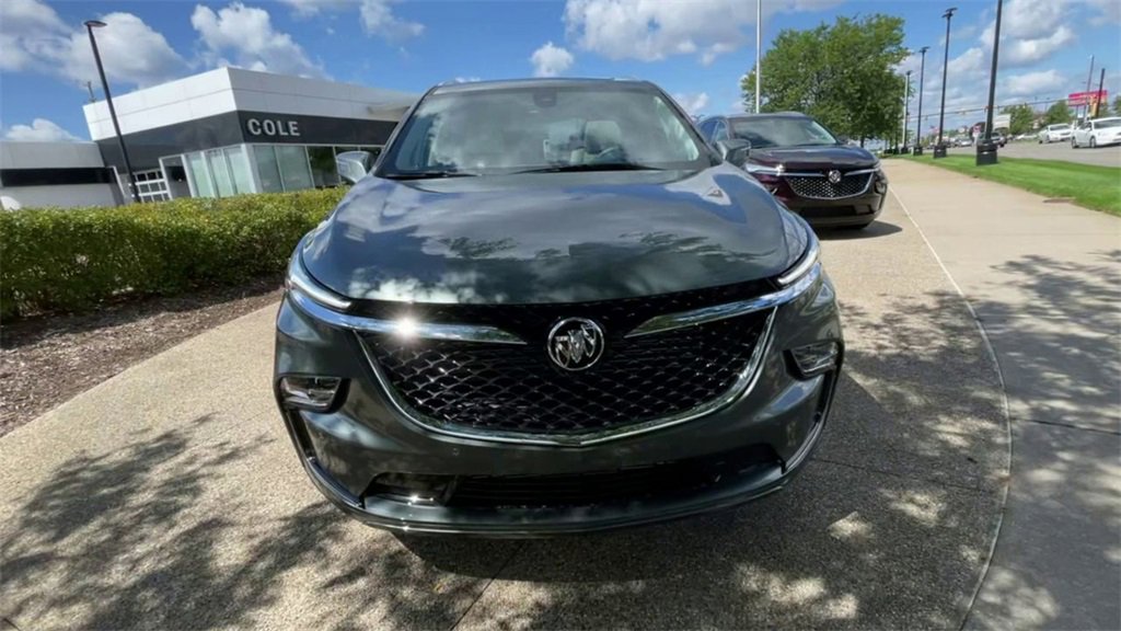 2023 Buick Enclave Avenir photo 3