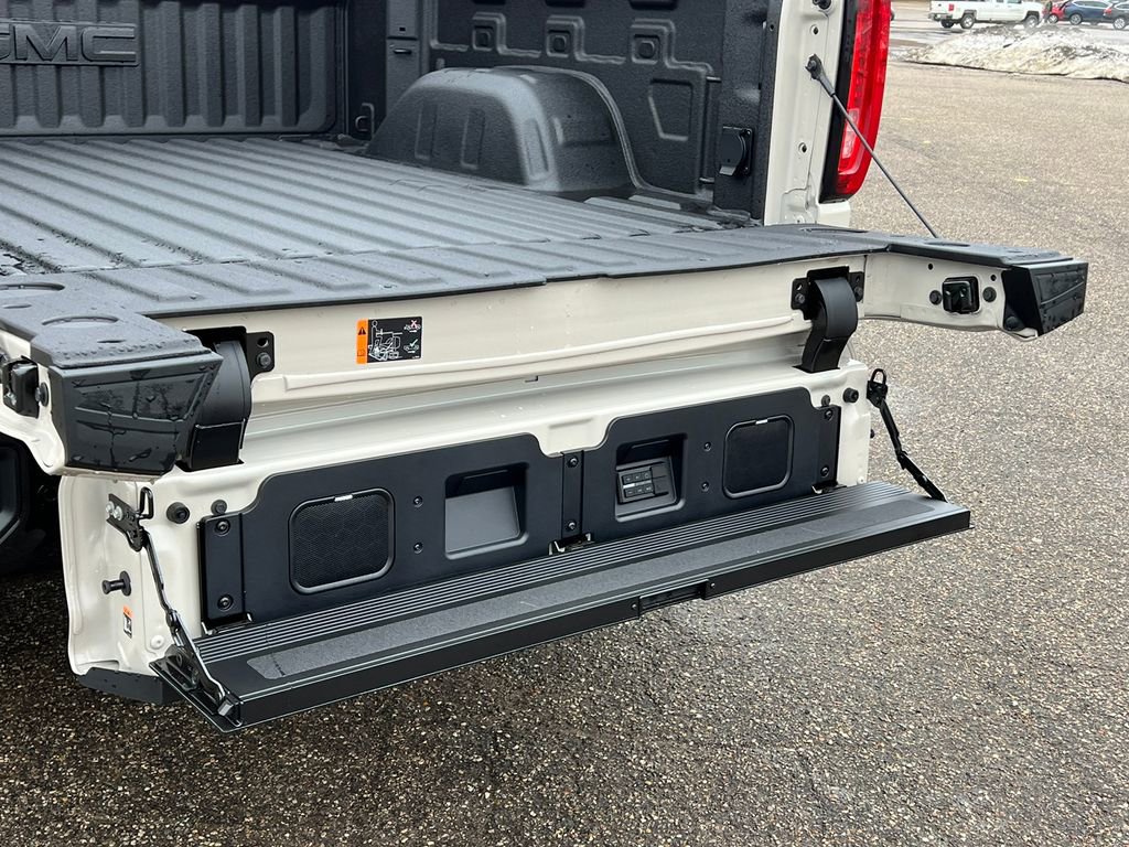 2026 GMC Sierra 1500 AT4X - Photo 13