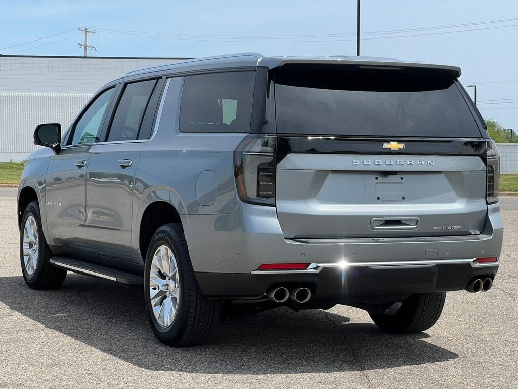 2025 Chevrolet Suburban Premier - Photo 12