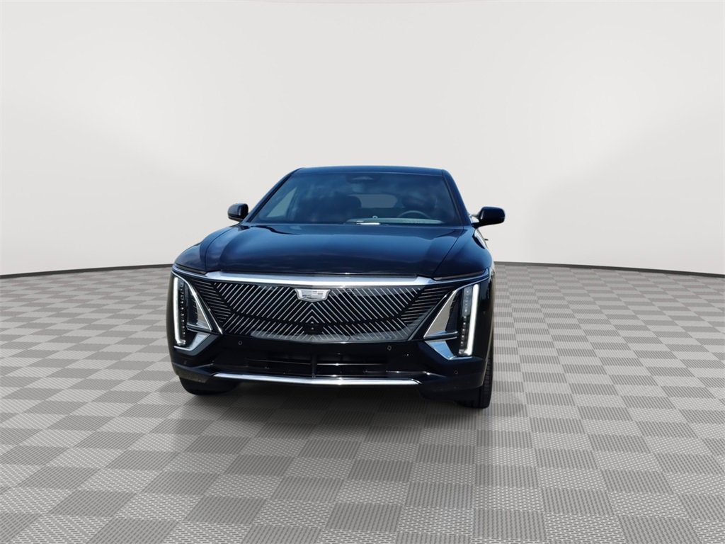 2024 Cadillac Lyriq Luxury photo 3