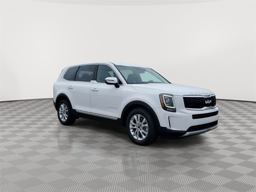Used 2022 Kia Telluride LX with VIN 5XYP2DHCXNG279327 for sale in Portage, MI