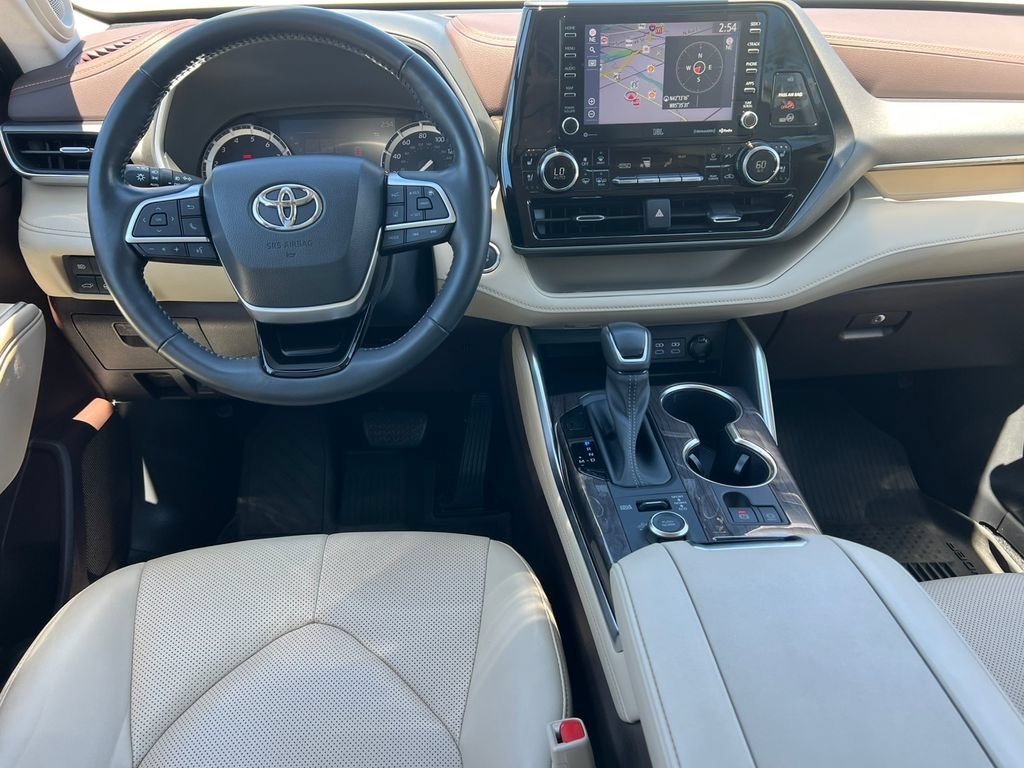 Used 2022 Toyota Highlander Limited