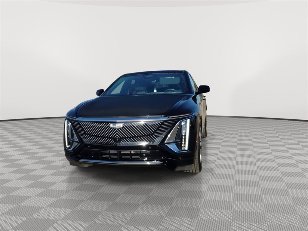2024 Cadillac Lyriq Luxury photo 3