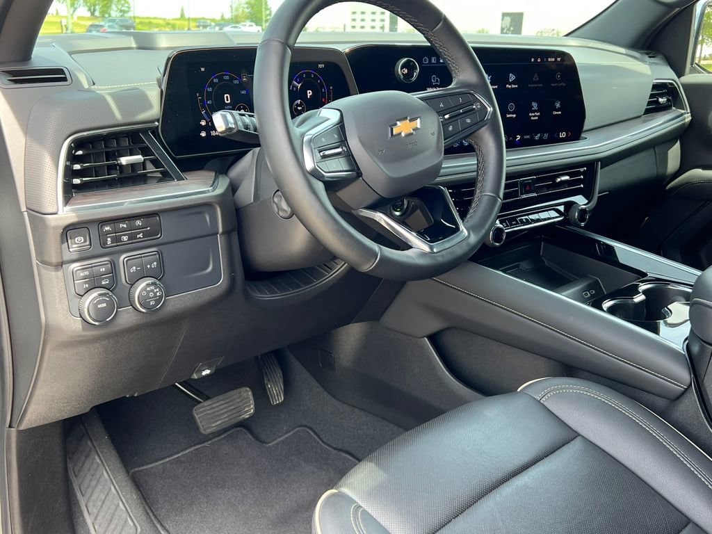 2025 Chevrolet Suburban Premier - Photo 21