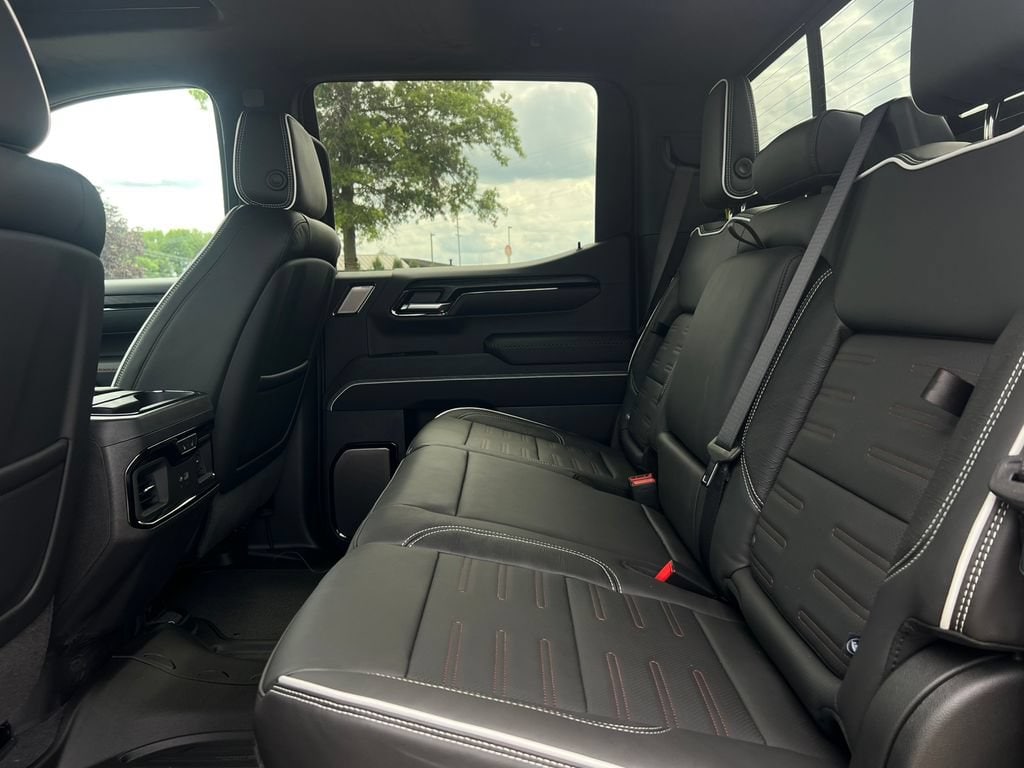 2026 GMC Sierra 1500 AT4X - Photo 5