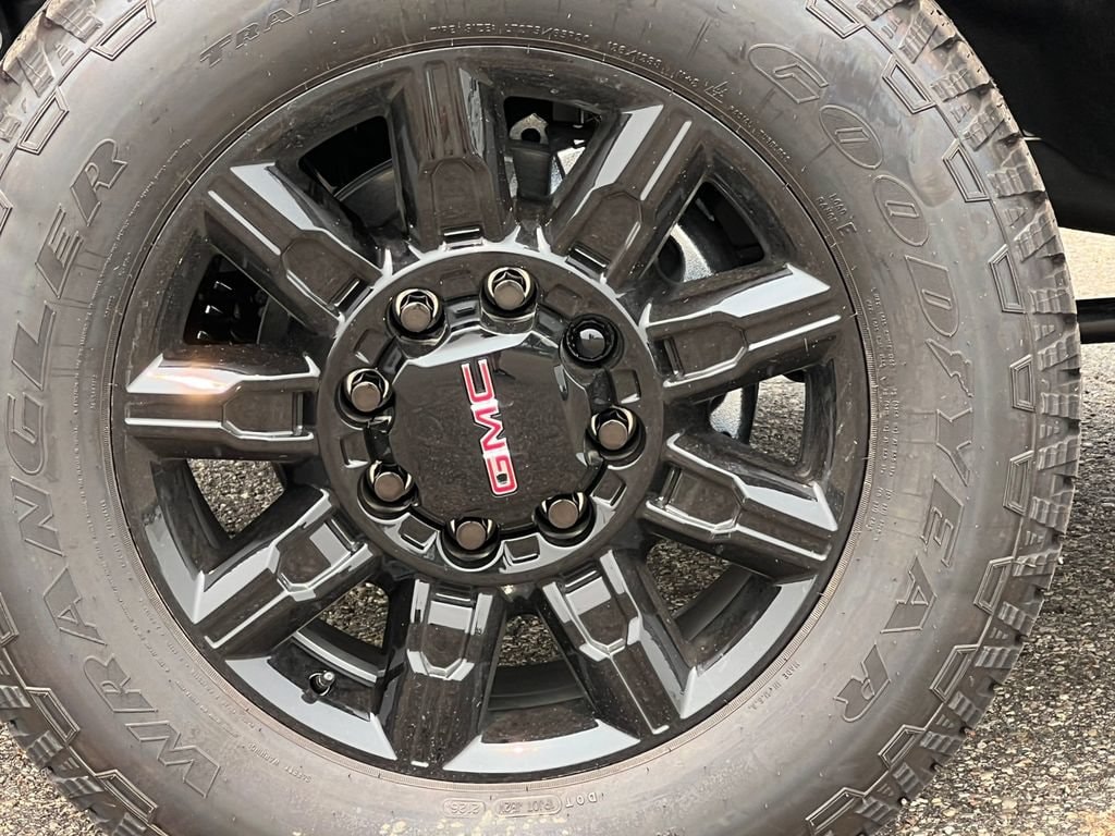 2026 GMC Sierra 2500HD AT4 - Photo 13