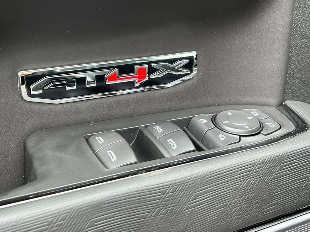 2026 GMC Sierra 1500 AT4X - Photo 27
