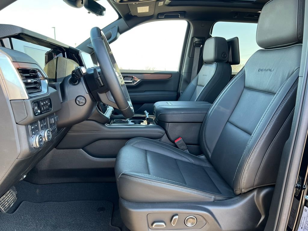 New 2025 GMC Yukon XL Denali SUV