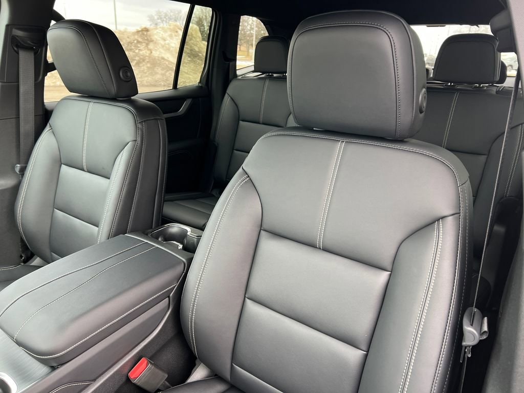 2026 GMC Acadia Elevation - Photo 13