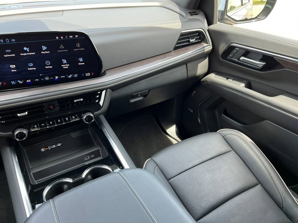 2025 Chevrolet Suburban Premier - Photo 39