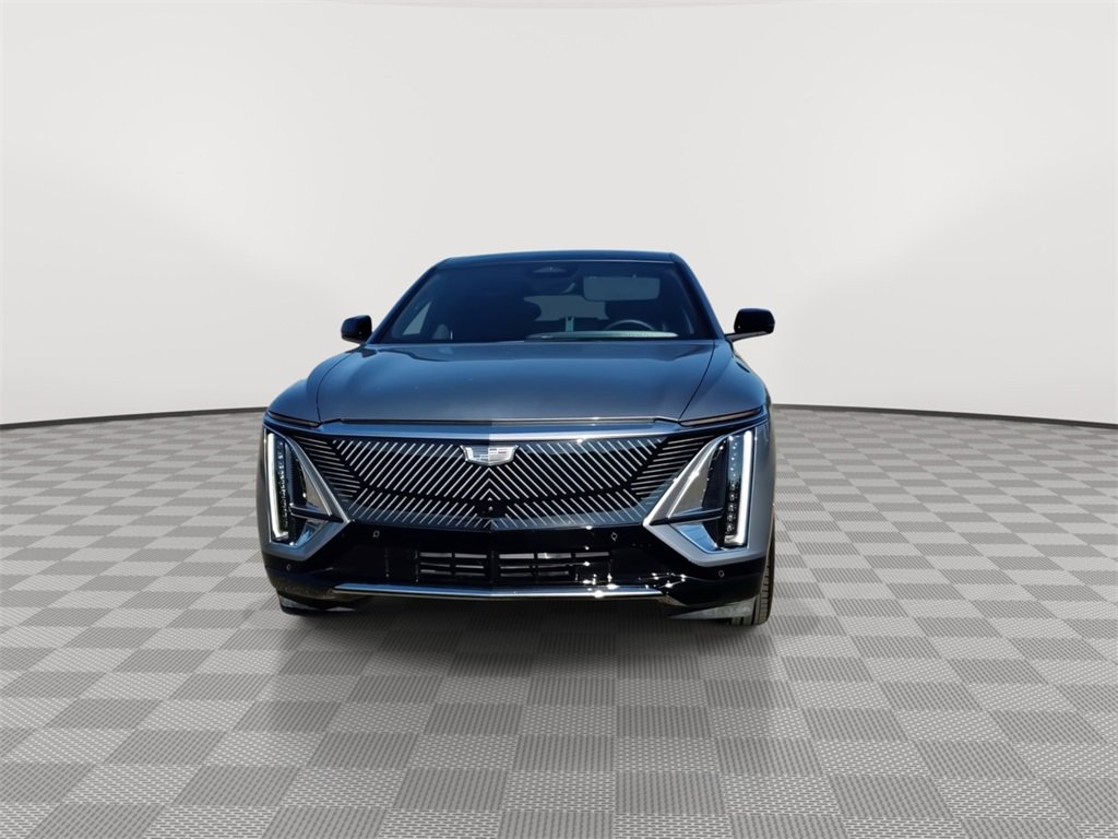 2024 Cadillac Lyriq Luxury photo 3
