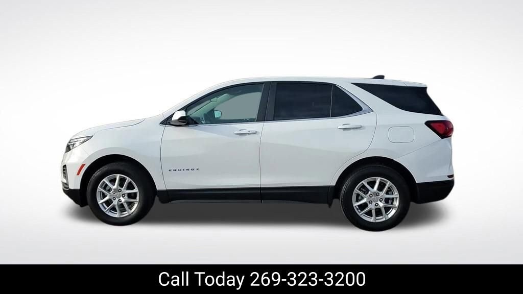 2023 Chevrolet Equinox LT photo 3