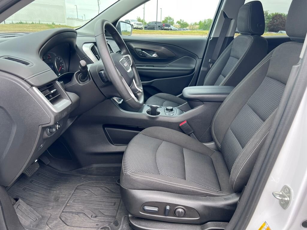 Used 2023 GMC Terrain SLE SUV
