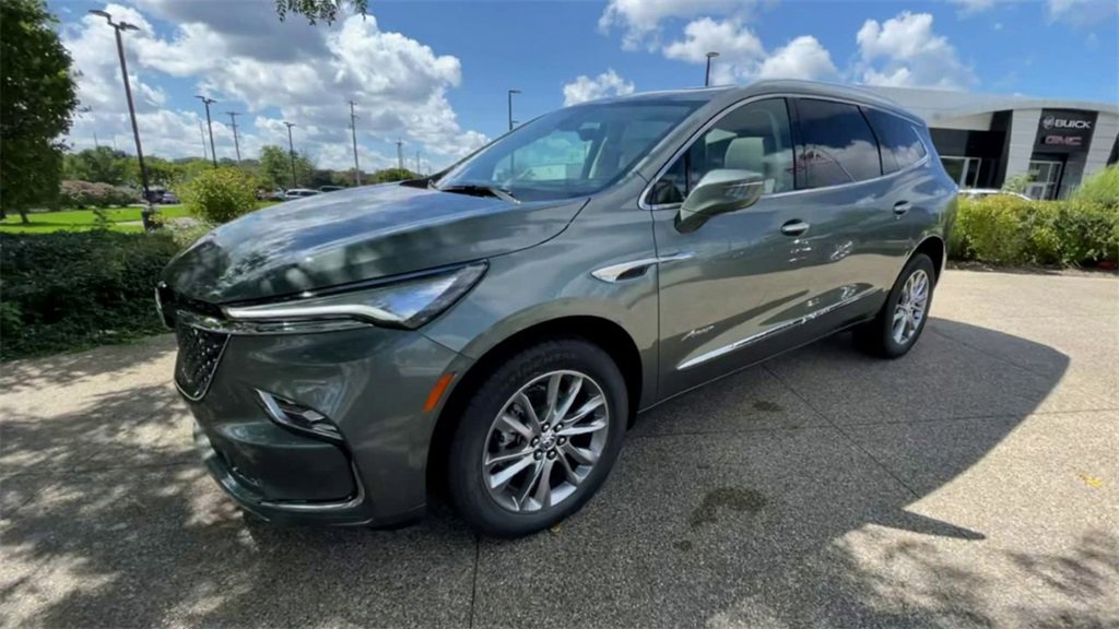 2023 Buick Enclave Avenir photo 4