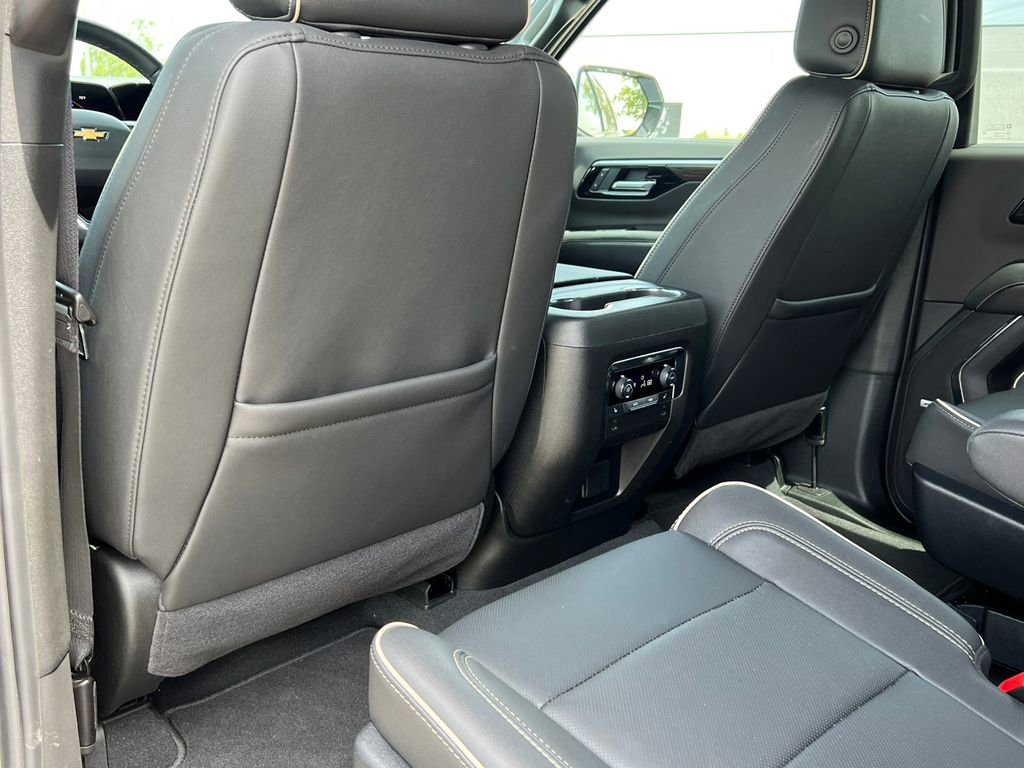 2025 Chevrolet Suburban Premier - Photo 41