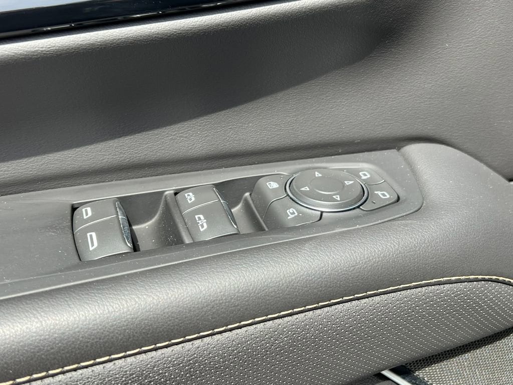 2025 Chevrolet Suburban Premier - Photo 19