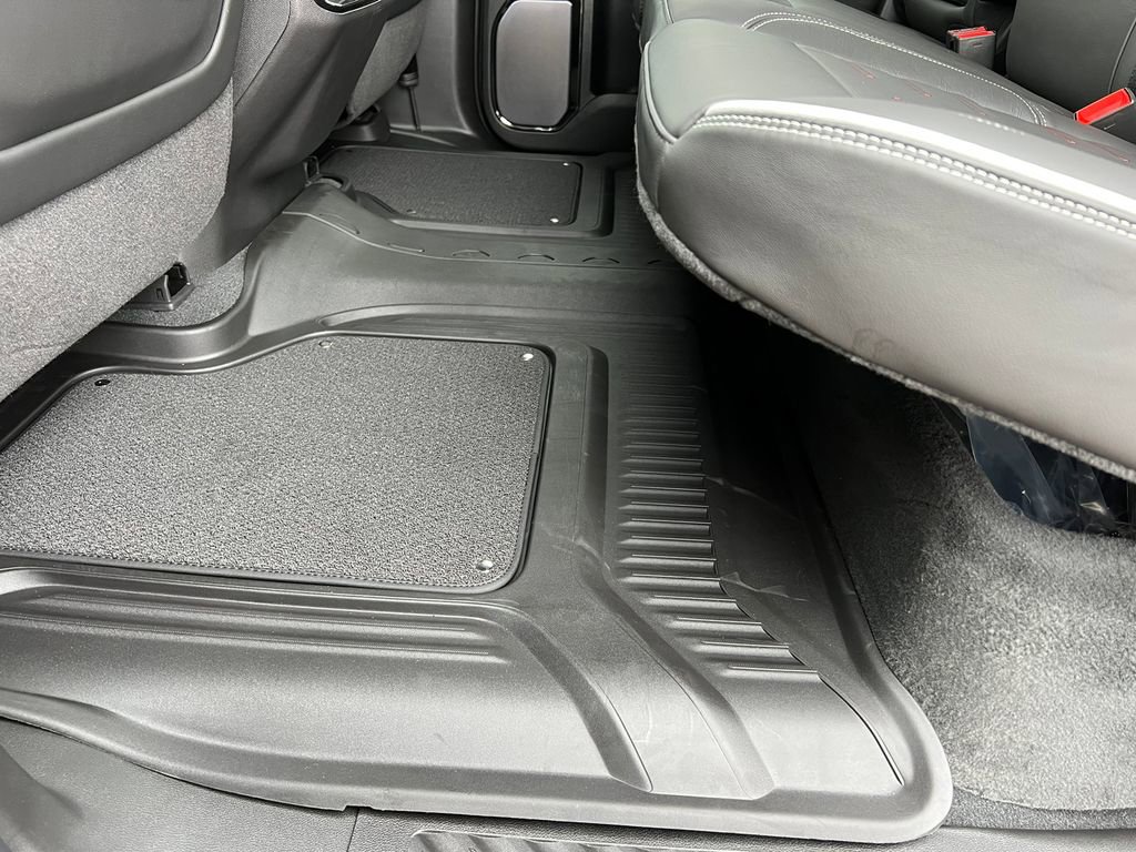 2026 GMC Sierra 1500 AT4X - Photo 7