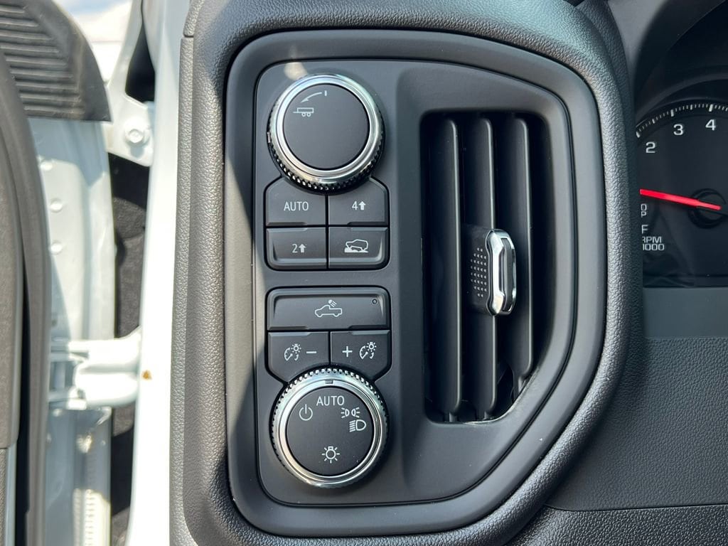 2025 GMC Sierra 1500 Pro - Photo 17