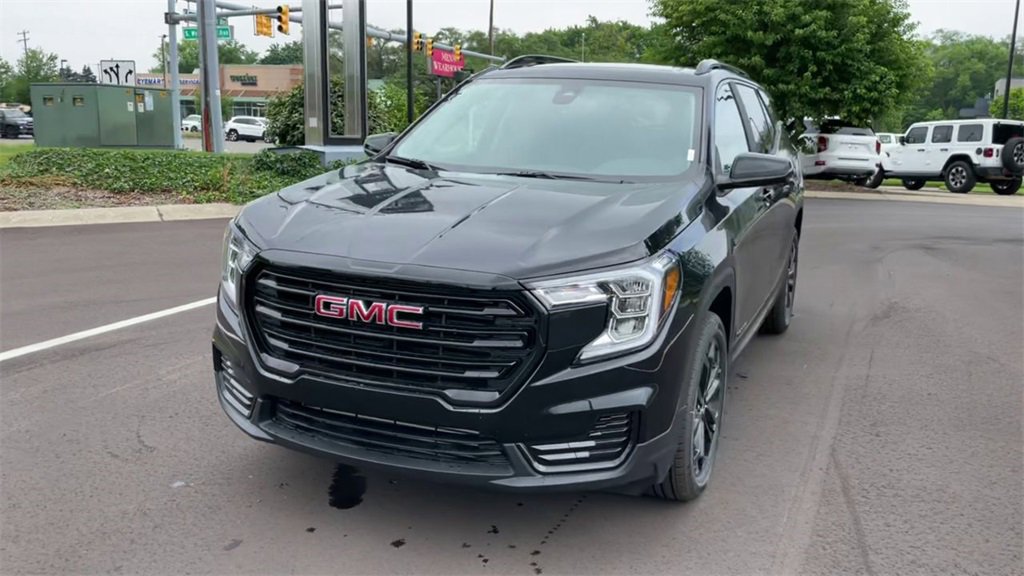 2022 Gmc Terrain SLE photo 2